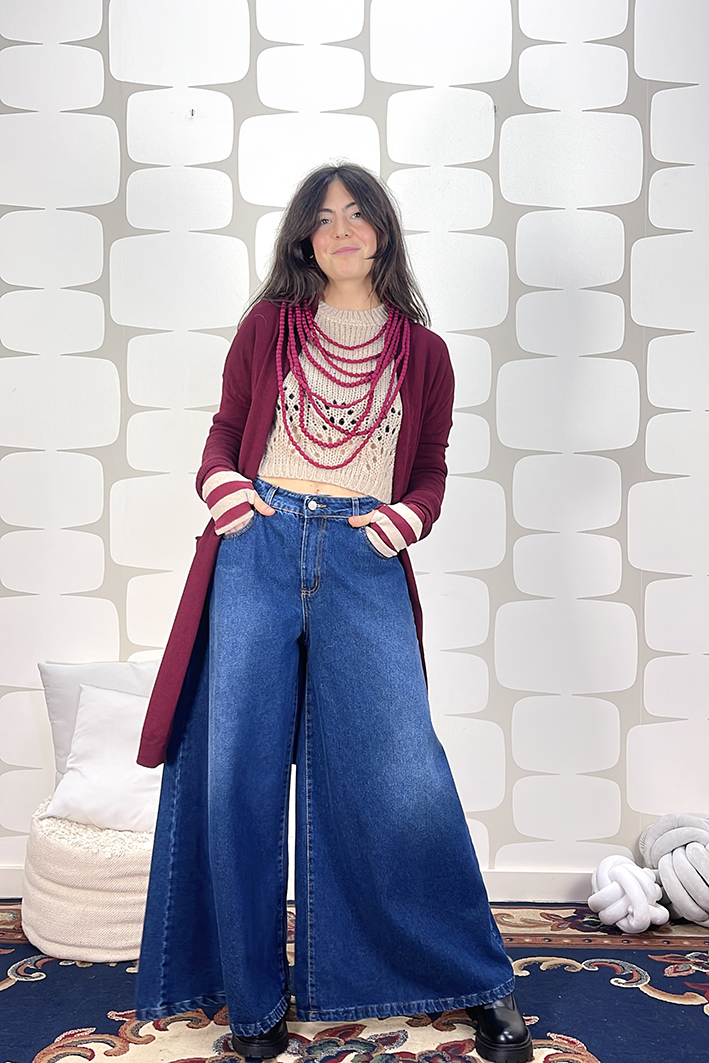 outfit Maglia Anaki corda, Jeans Kalesi e Cardigan Guizonne bordeaux fabbrica di giuggiole