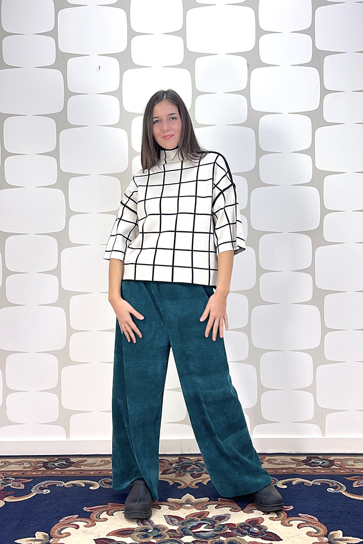 outfit con Maglia PIERRE, Pantalone DASSIN verde - fabbrica di giuggiole