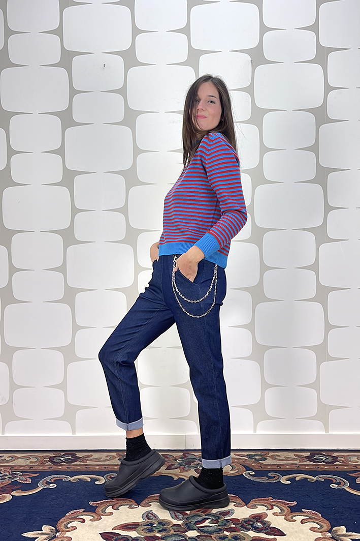 outfit Maglia KASHIA a righe azzurro e rosso e Jeans DEPECHE - fabbrica di giuggiole