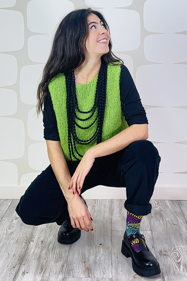 outfit con Maglione Sparkling verde, Pantalone Luther nero e collana beans nero