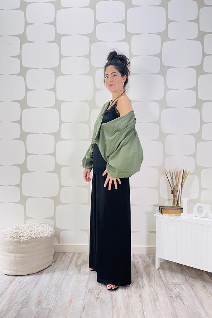 outfit con Blusa Gumble verde, Canotta Bresle nera e Maxi Palazzo in cotone sartoriale nero