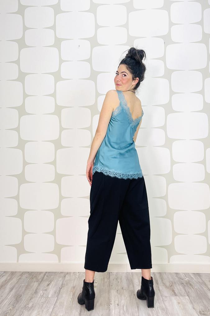 Outfit con Canotta Bresle turchese, Pantalone Amos nero