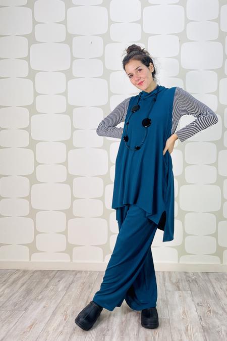 Completo joan sartoriale blu petrolio composto da maxi maglia smanicata e pantalone maxi palazzo